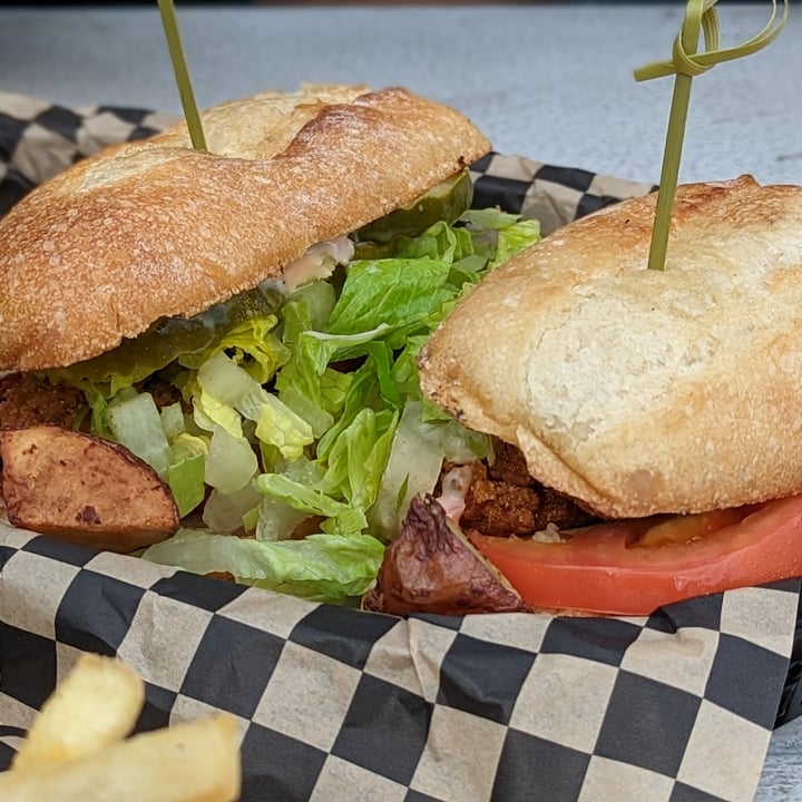 photo of Green Owl Cafe Fried Oyster Mushroom Po'boy shared by @jonok on  08 Sep 2022 - review