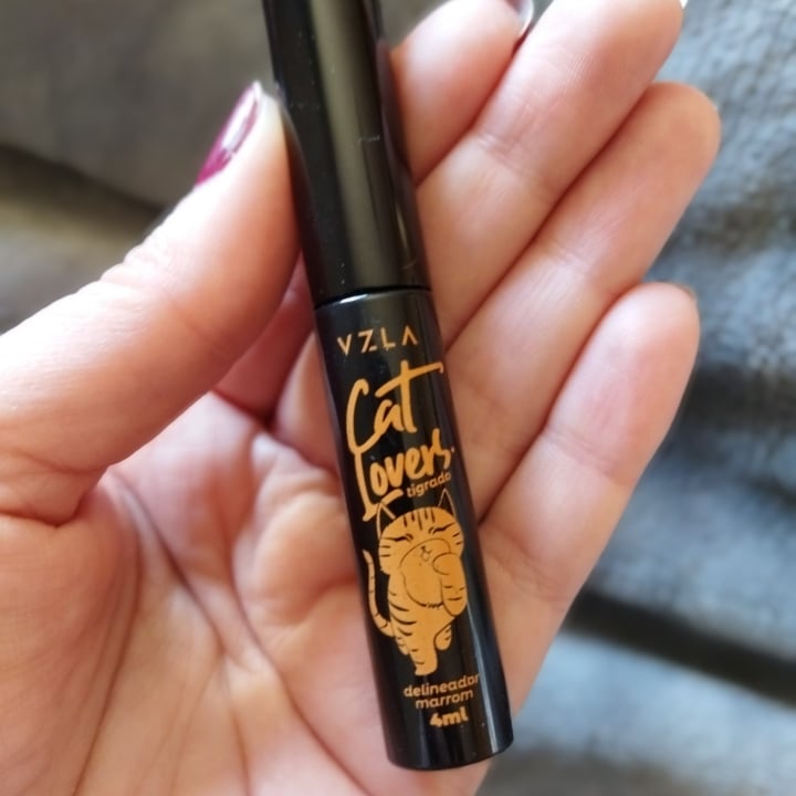 photo of Vizzela Cosméticos Delineador marrom shared by @jlirem on  16 Apr 2022 - review
