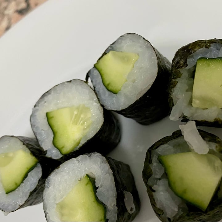 photo of Restaurante Chino El Sol. 603498615 Makis de pepino shared by @belendharmakat on  15 Oct 2022 - review