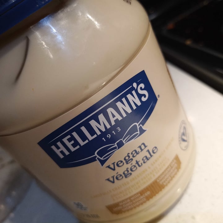 photo of Hellmann’s Hellman’s Vegan Mayonnaise shared by @veganthermos on  24 Dec 2020 - review