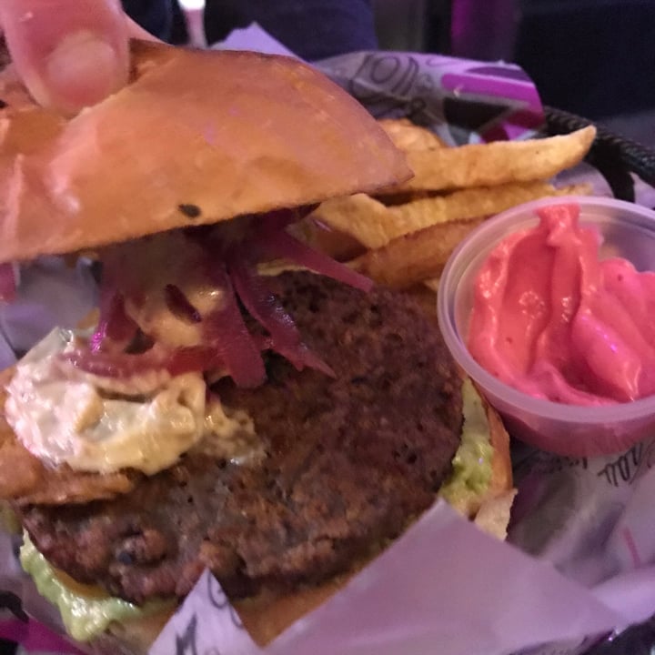 photo of Lado V Hamburguesa full vegana shared by @candelariex on  26 Oct 2021 - review
