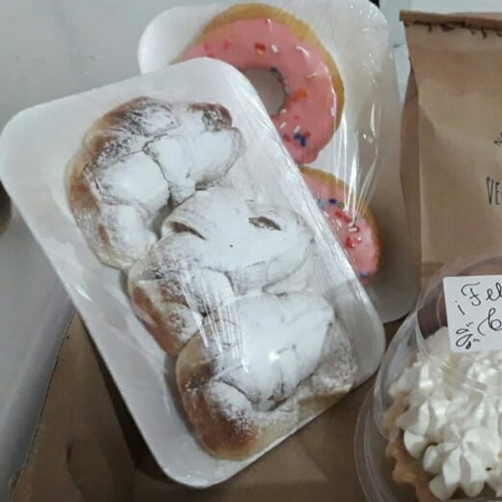 review photo of Vegan Pash Medialunas Con Ddl De Almendras shared by @luliandreani on 14 Jul 2020 - review