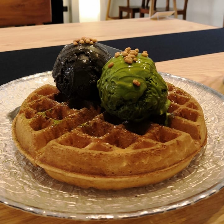 photo of Hvala Keong Saik Dairy-Free Waffles shared by @kimjongquiche on  25 Jun 2021 - review