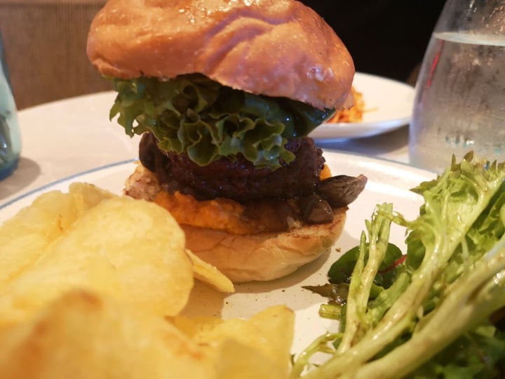 photo of Privé Wheelock Plant-Based Truffled Mushroom Swiss Burger shared by @raffymabanag on  23 Aug 2019 - review