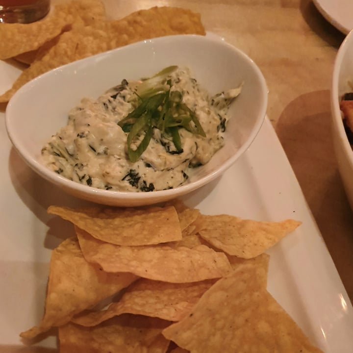 photo of MeeT in Yaletown Artichoke Spinach Dip shared by @anistavrou on  14 Oct 2022 - review