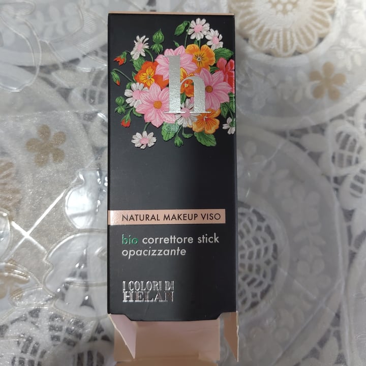 photo of Helan Bio correttore Stick shared by @lauralig on  01 Nov 2022 - review