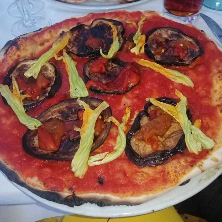 photo of Pizzeria Cocco Pizza Rossa Con Verdure shared by @luiisaperfect on  09 Jul 2022 - review