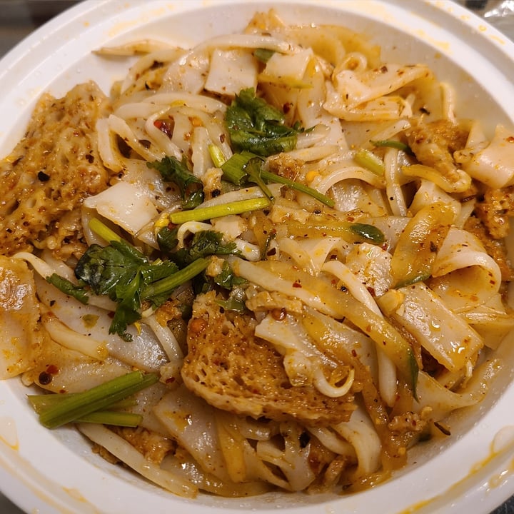 photo of Xi'an Famous Foods 西安名吃 Stir-Fried Liang Pi "Cold-Skin Noodles" shared by @juneo on  15 Aug 2021 - review