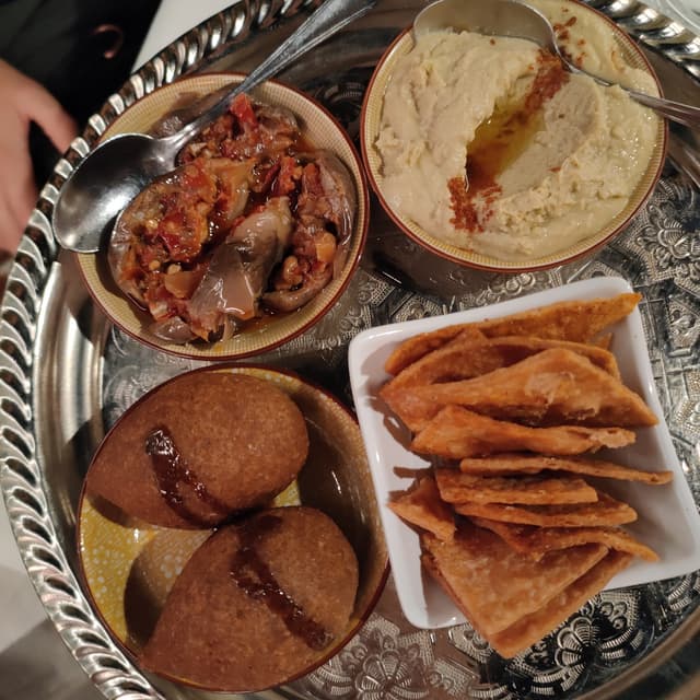 Photo of the dish “3 Mezzeh - hummus, involtini di riso e melanzane”