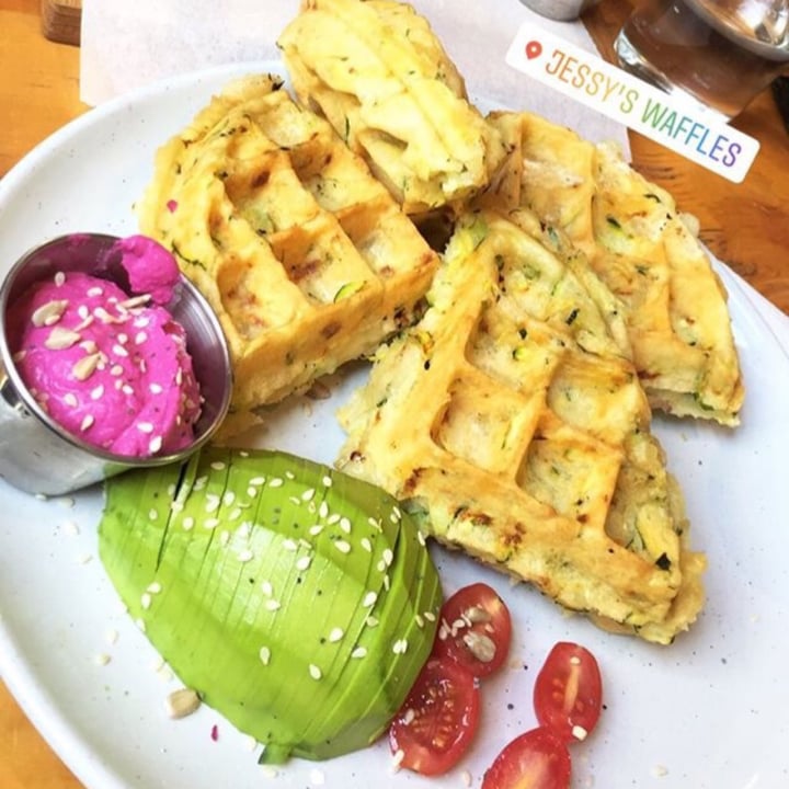 review photo of Jessy's Waffles La-gringa 2.0 shared by @leahlikeslentils on 14 Jun 2020 - review