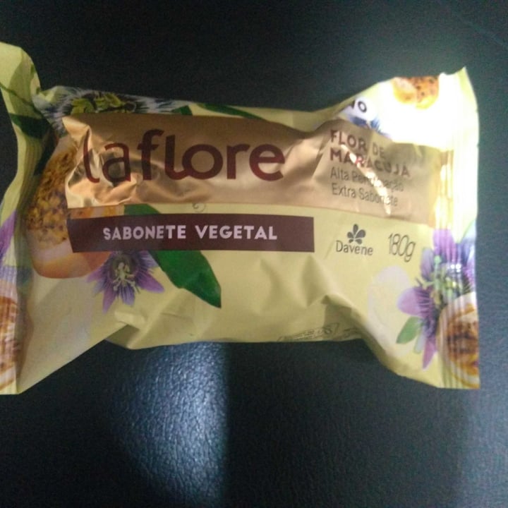 photo of La flore Sabonete Flor De Maracujá shared by @flaviajaqueline on  06 May 2022 - review