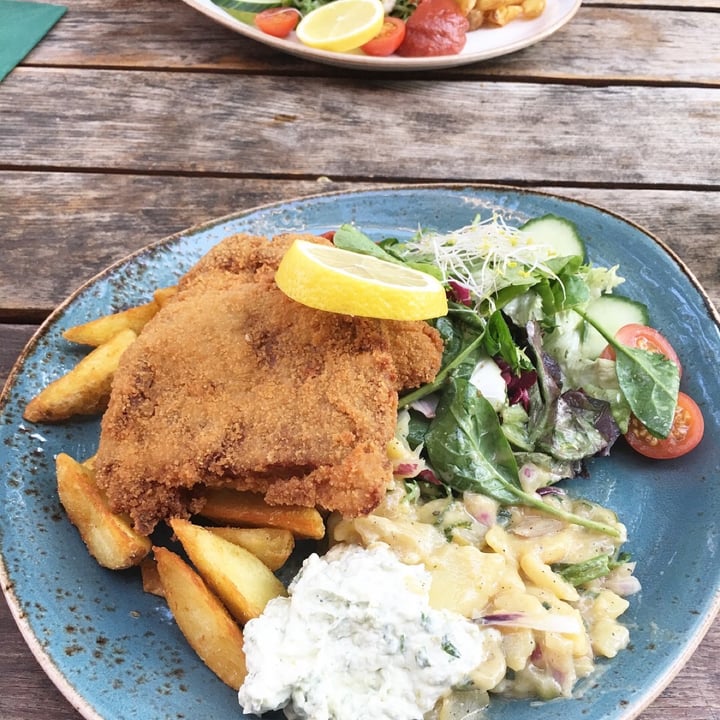 photo of Max Pett Vegan Schnitzel Plate shared by @sandy87 on  25 Apr 2021 - review
