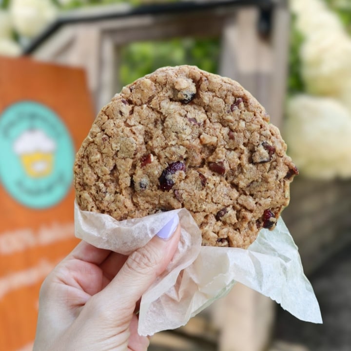 photo of Pattycake Bakery Everything Oatmeal Cookie shared by @lizmaselli on  25 May 2022 - review