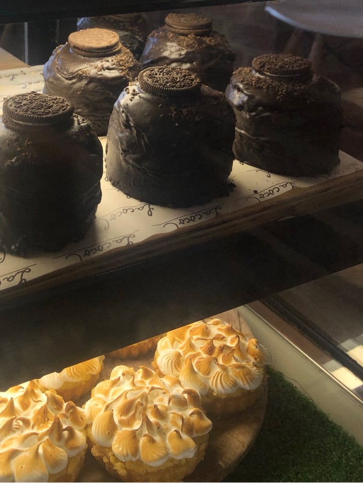 review photo of La coco C Chocolate Oreo Cake shared by @tazzwaite on 13 Jun 2020 - review