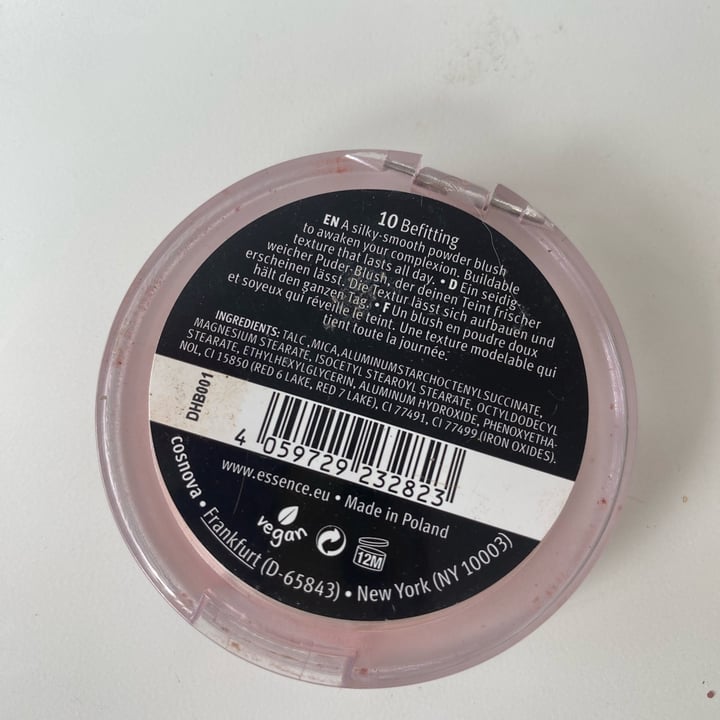 review photo of Essence Cosmetics The Blush (color 10 Befitting) shared by @izaskunsantos on 31 Oct 2022 - review
