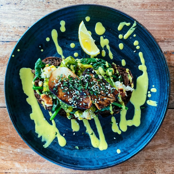 review photo of Manggis in Canggu King Oyster Avo Toast shared by @ezgis-essentials on 03 Sep 2020 - review