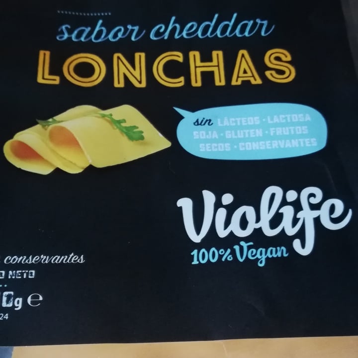 photo of Violife Lonchas sabor Cheddar shared by @toniruizvegan on  12 May 2020 - review