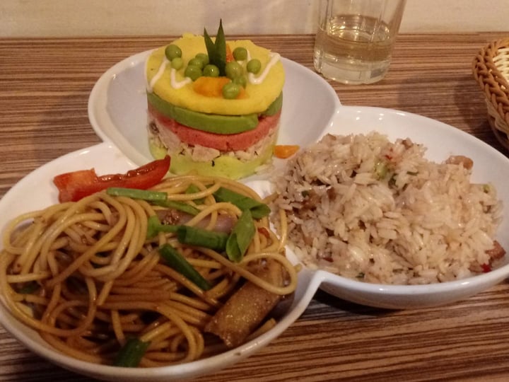 photo of Loving Hut - Golden Food Trio Criollo shared by @lpalominovargas on  28 Feb 2020 - review