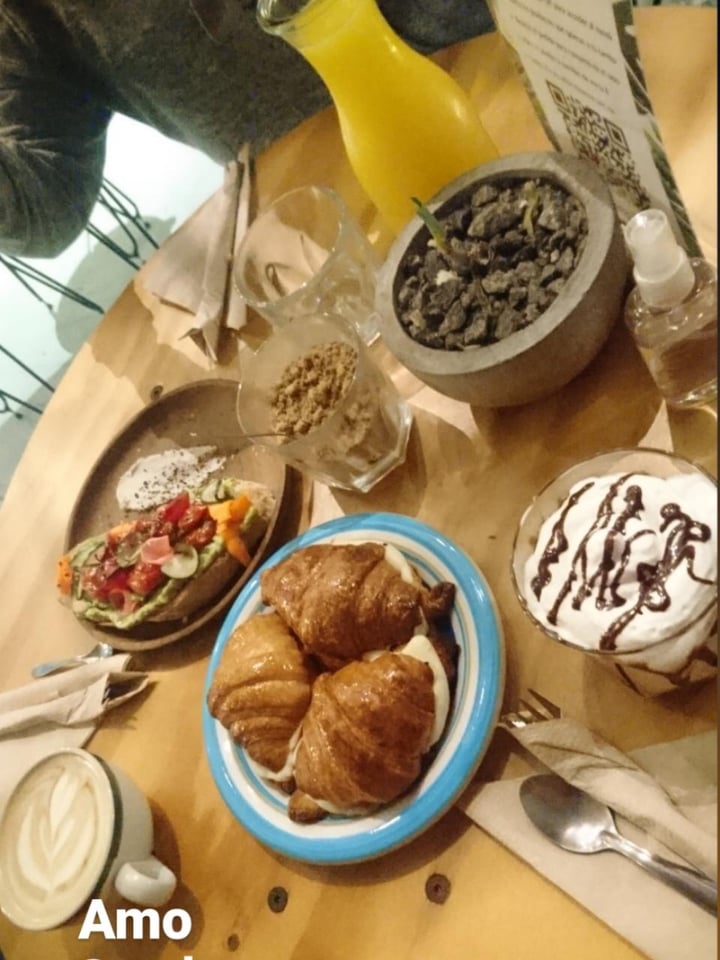 review photo of MOLA Medialuna Rellena De Queso Muzzarella shared by @annypagano on 28 Aug 2021 - review