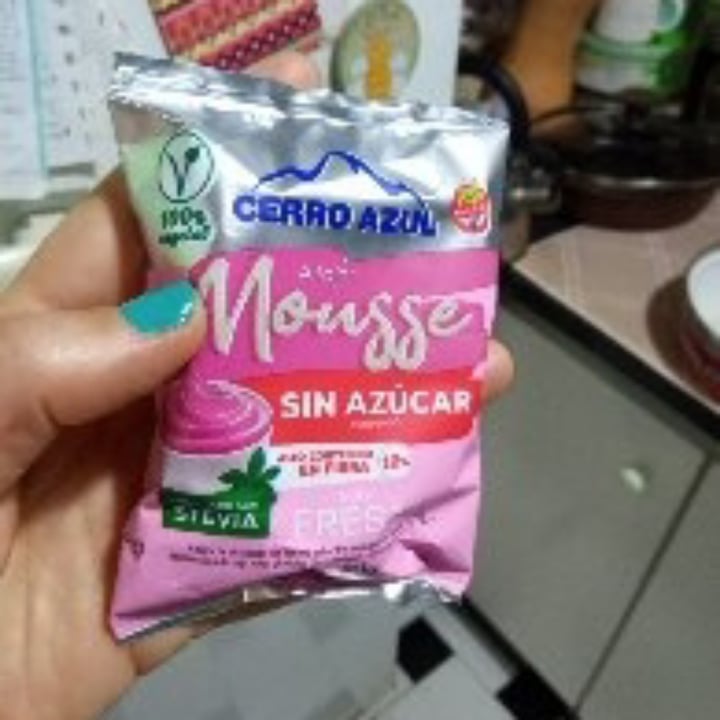 photo of Cerro Azul Alfajor de Mousse de Fresas shared by @siempreveg77 on  29 Oct 2022 - review