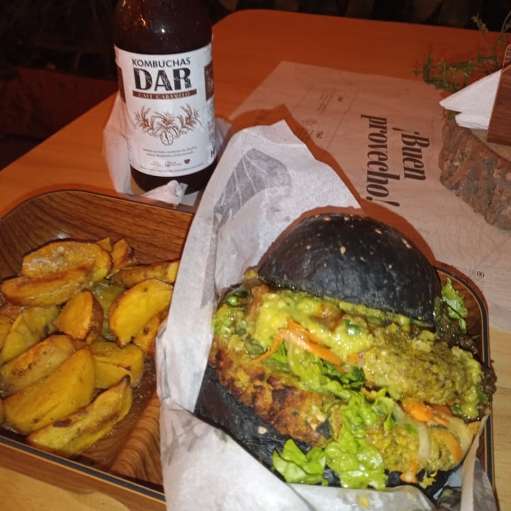 review photo of Shagra - Positive Market: Restaurante vegetariano & vegano en Pereira - Venta de Productos Saludables - Comida y Productos saludables Hamburguesa Vegana shared by @mauardila on 10 Jun 2022 - review