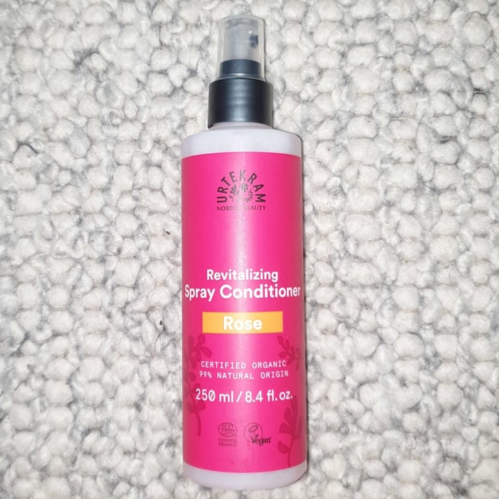 photo of Urtekram Nordic Beauty Revitalizing Spray Conditioner Rose shared by @pcassas on  18 Apr 2022 - review