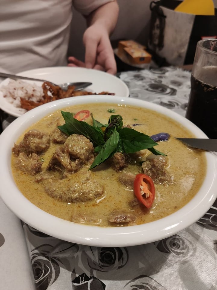 photo of Veggielicious Thai Cuisine Green Curry Lion's Mane mushroom shared by @durianzavocados on  06 Aug 2019 - review