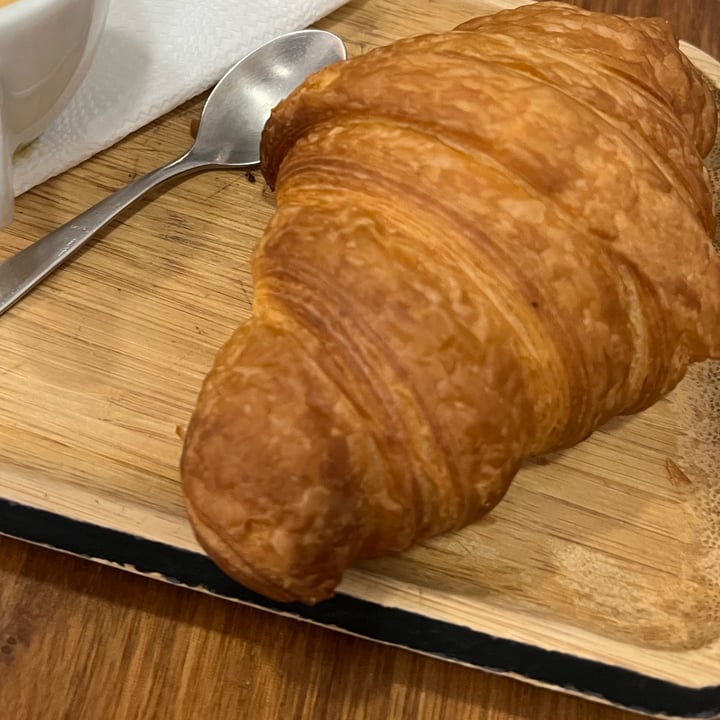 photo of VG Pâtisserie - Pâtisserie Végétale Croissant shared by @annaberardengo on  09 Dec 2022 - review