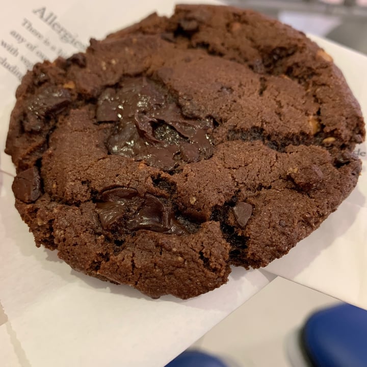 photo of Pret A Manger Dark Chocolate & Almond Butter Cookie shared by @megster on  02 Dec 2020 - review