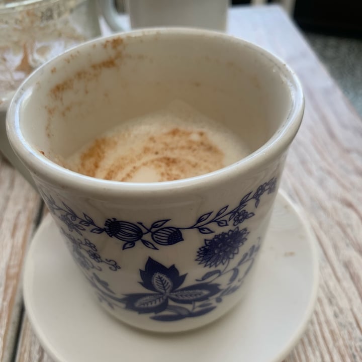 photo of Verde Amor almond latte shared by @apaulapimentel on  20 Jun 2022 - review