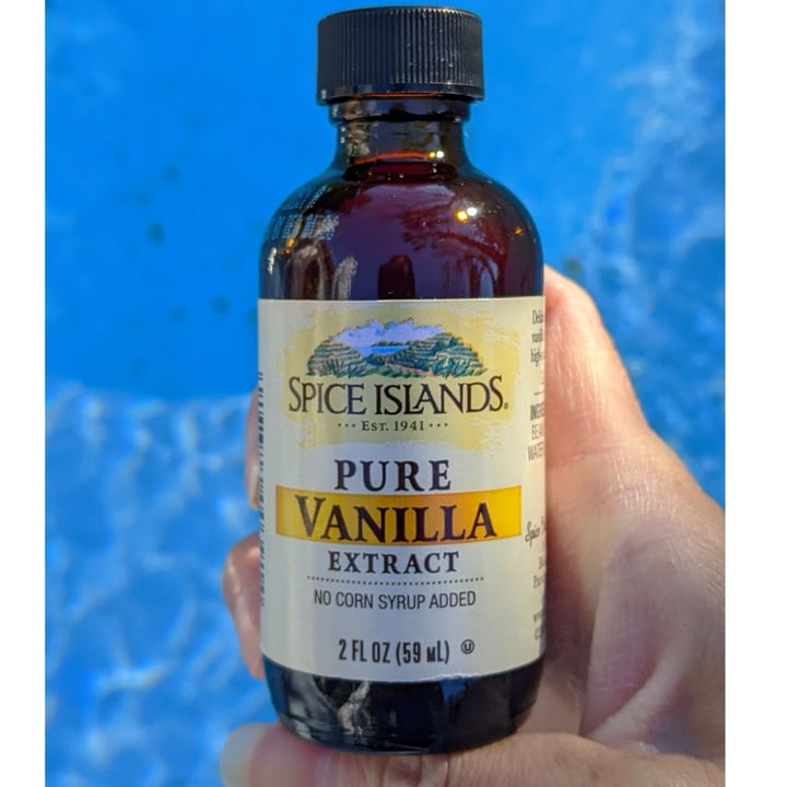 photo of Spice Islands Pure Vanilla Extract shared by @veggieassassin on  11 Mar 2022 - review