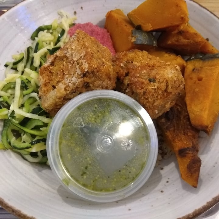 review photo of Haakon Superfoods and Juice Falafel Quinoa shared by @cody on 02 Sep 2021 - review