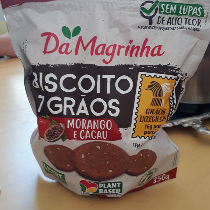 photo of Da Magrinha biscoito 7 grãos morango e cacau shared by @delgacorte on  29 Oct 2022 - review