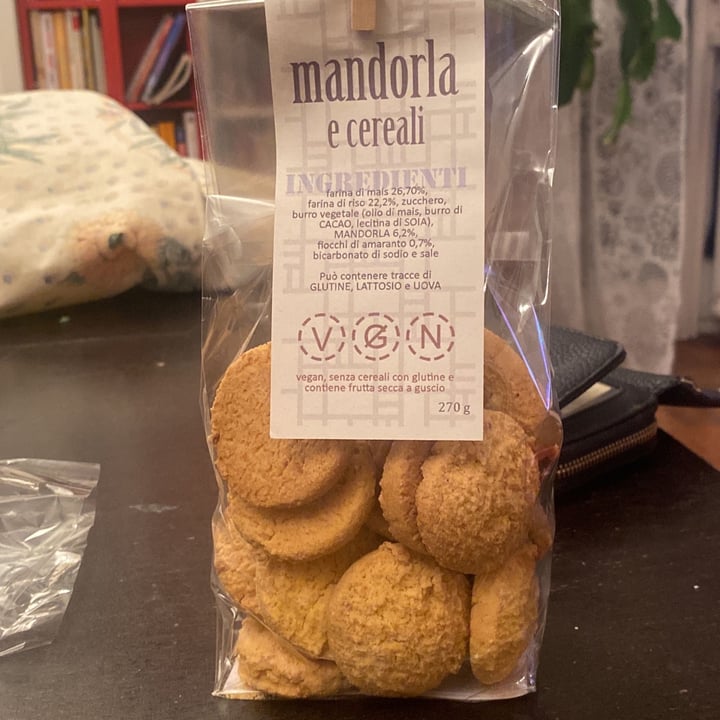 photo of loc Biscotti mandorla e cereali shared by @mavi79 on  17 Nov 2022 - review