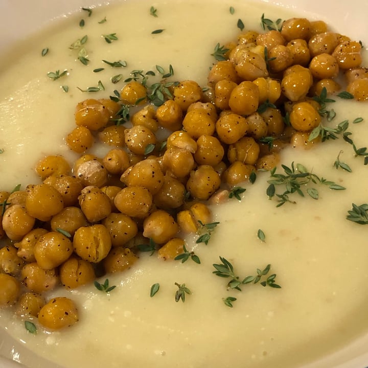 review photo of The Purple Carrot Creamy Cauliflower Potato Soup with Thyme & Lemon Pepper Chickpeas shared by @jiscilla on 18 Jan 2021 - review