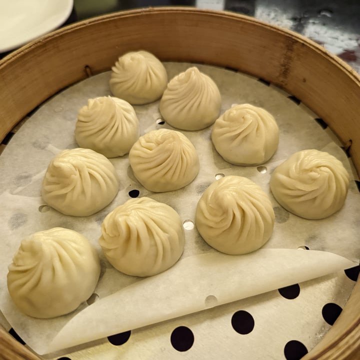 photo of Din Tai Fung sesame and mochi XLB shared by @regimack on  11 Sep 2022 - review