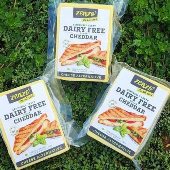 photo of Zenzo Dairy Free Cheddar shared by @alexleigh on  12 Jun 2020 - review