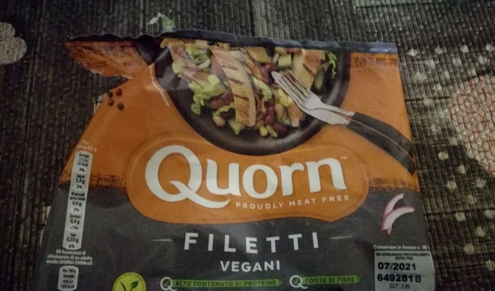 photo of Quorn Vegan Fillets shared by @miriamealbertoveg on  17 Mar 2020 - review