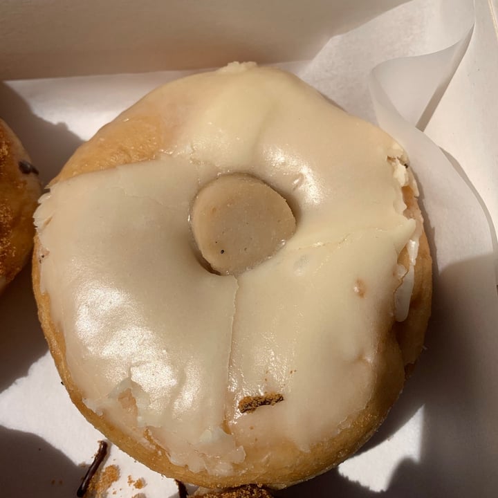 photo of Delish Vegan Doughnuts Tres leches doughnut shared by @noeliaperez on  18 Apr 2021 - review