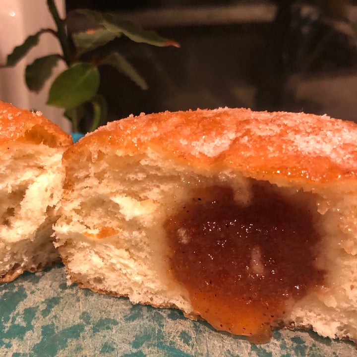 photo of Lovebirds Donuts Dutch Apple Jam shared by @izzyannie44 on  14 Sep 2021 - review