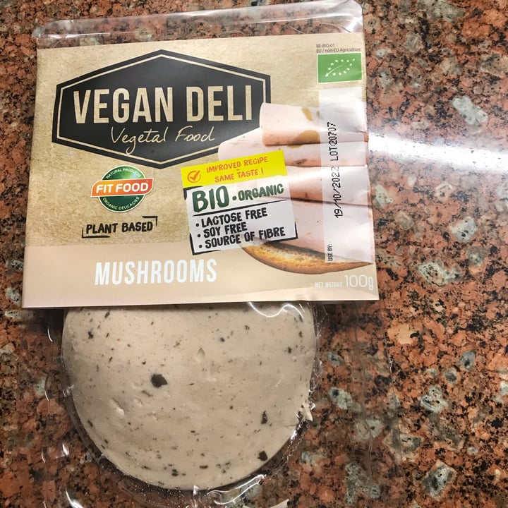 photo of Vegan Deli Fiambre De Hongos shared by @cloesabb on  14 Aug 2022 - review