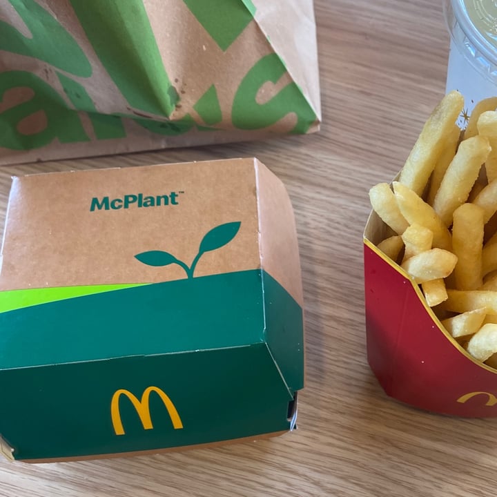 photo of McDonald's McPlant shared by @thediabeticvegan on  07 Jan 2022 - review