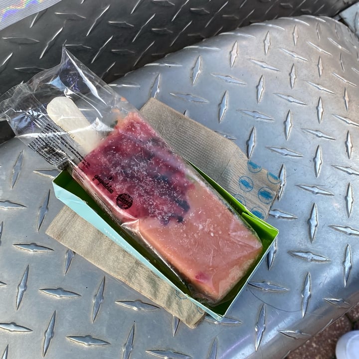 review photo of Guapaletas Helado Multifruta shared by @sofiasbordi on 26 May 2022 - review