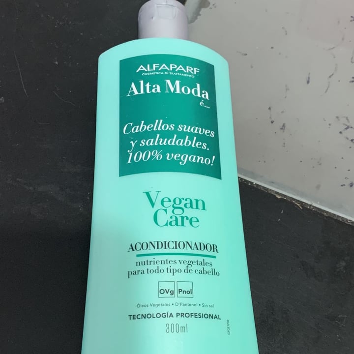 photo of Alfaparf Alta Moda Acondicionador Vegan shared by @fabivegan on  25 Feb 2022 - review