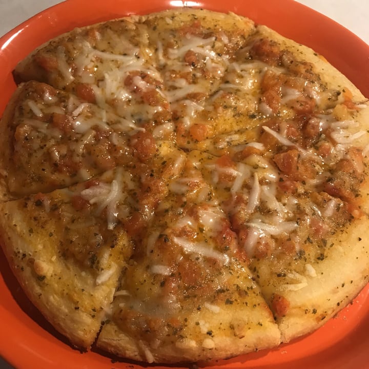 review photo of Winn-Dixie Amy’s vegan margarita pizza shared by @madisonjender on 26 Mar 2019 - review