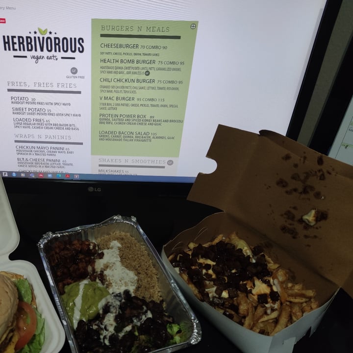 photo of Herbivorous Loaded fries shared by @sdasneves on  11 Jun 2020 - review