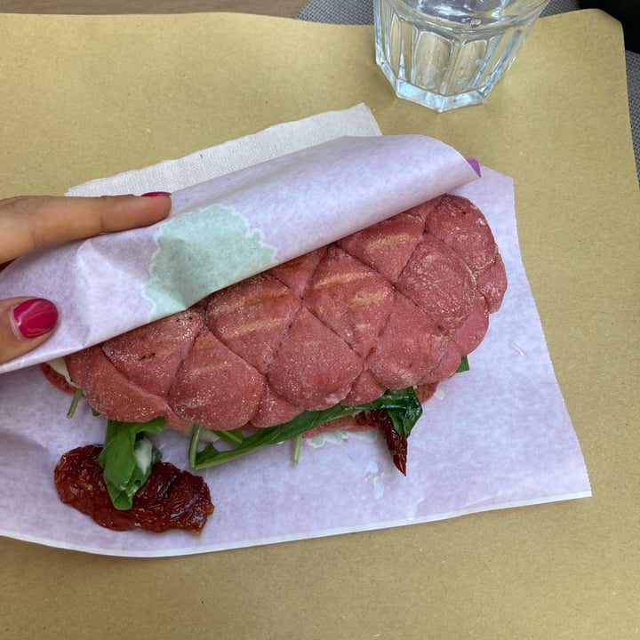 photo of Cuore Fresco Catania (Piazza Duomo) Panino vegan zucca shared by @simplyanuser on  23 May 2022 - review