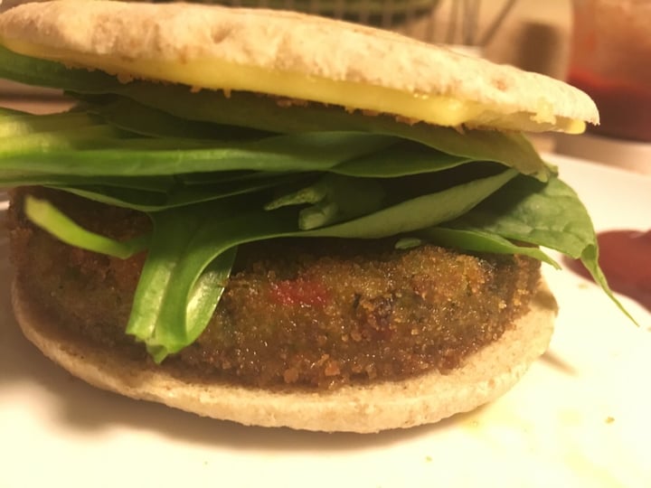 photo of Earth Grown Quinoa Crunch Veggie Burger shared by @katiewink on  13 Sep 2018 - review