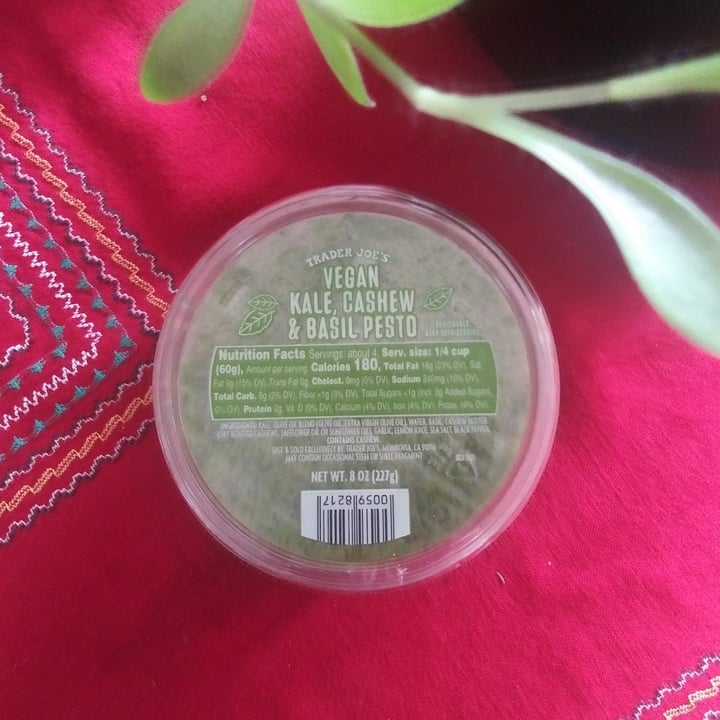 photo of Trader Joe's Vegan Kale, Cashew & Basil Pesto shared by @kerrylee on  11 Jun 2021 - review