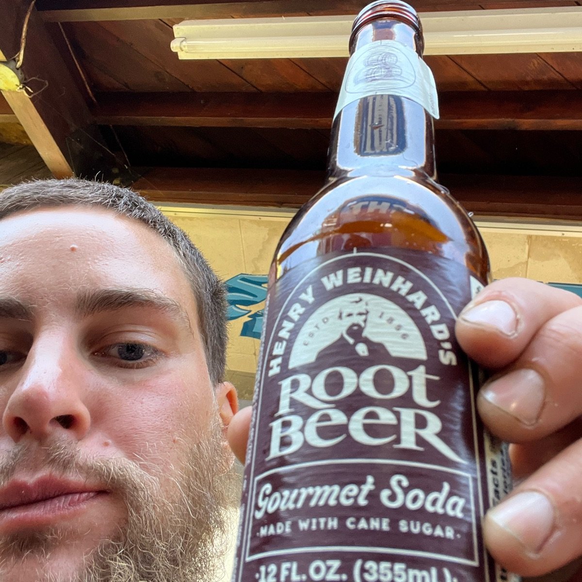 Gourmet Root Beer from Henry Weinhard's - Vegan Product Reviews ...